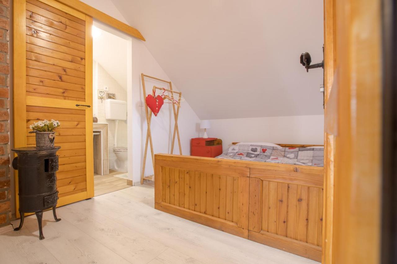 Hotel Kuca Za Odmor "Dva Srca" à Ceminac Extérieur photo