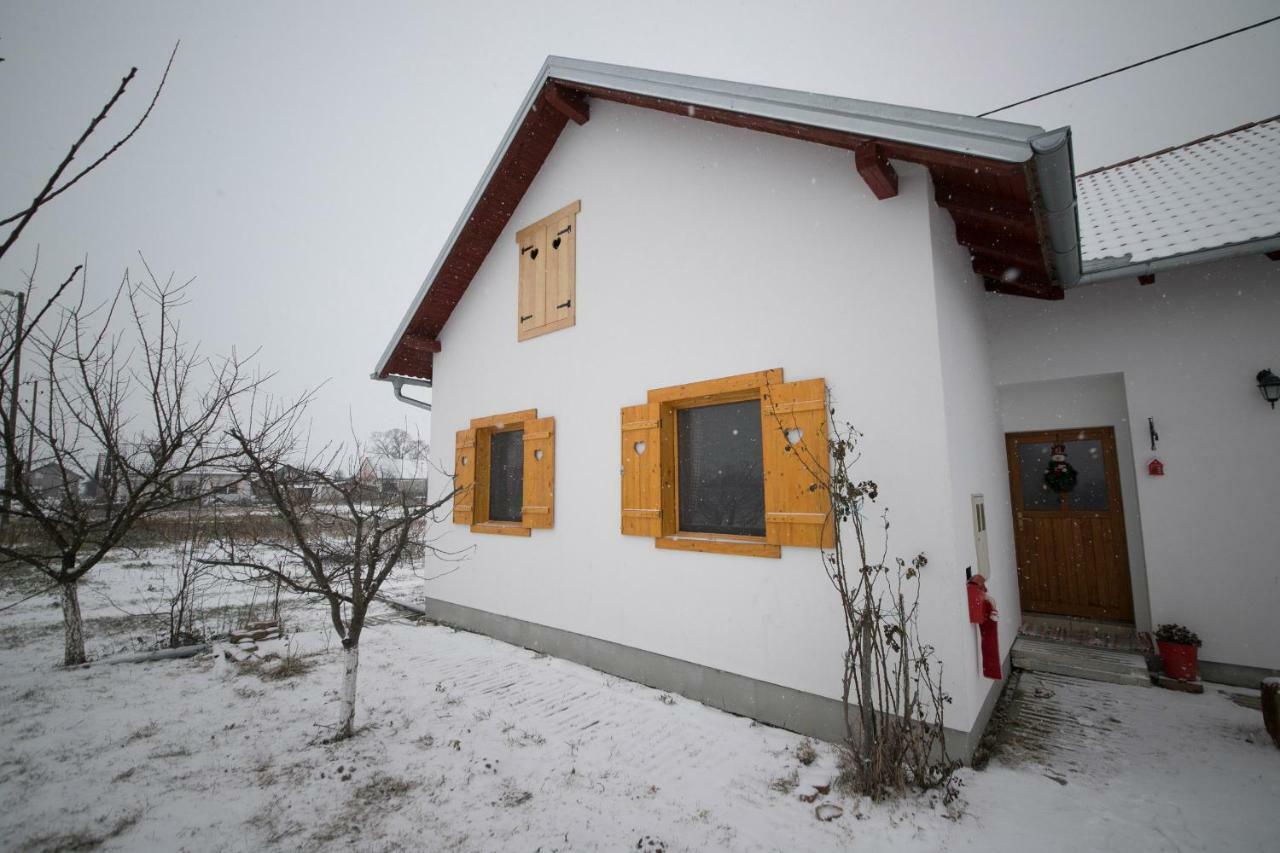 Hotel Kuca Za Odmor "Dva Srca" à Ceminac Extérieur photo